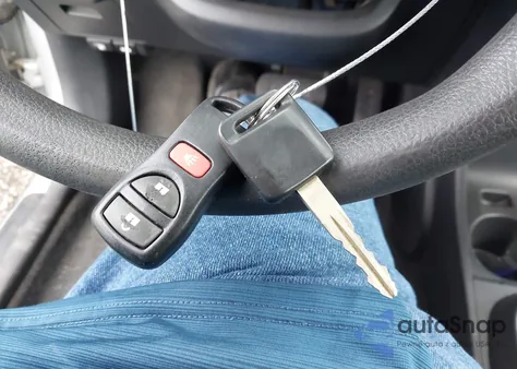 2011 Nissan Versa 1.8S z USA, uszkodzony, nr VIN 3N1BC1CP0BL373577